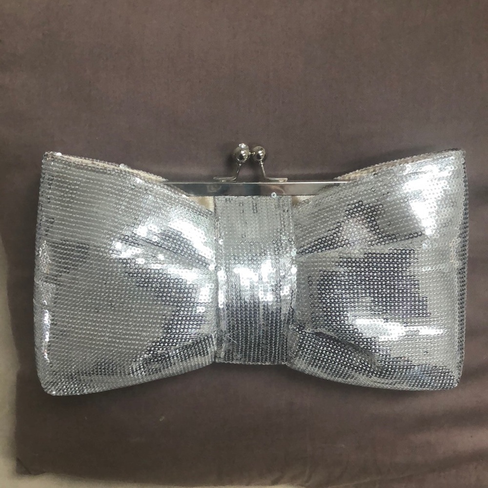 Bling bling. The purse you’ve been looking for